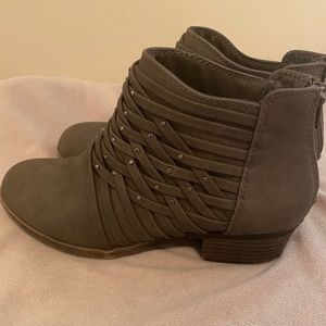 Charcoal Ladies Boots - Size 6